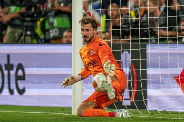 Sport Bilder des Tages SOCCER - UEFA EL, Frankfurt vs Glasgow SEVILLA,SPAIN,18.MAY.22 - SOCCER - UEFA Europa League, final, Eintracht Frankfurt vs Glasgow Rangers. Image shows Kevin Trapp (Frankfurt).  GEPAxpictures xJohannesxFriedl