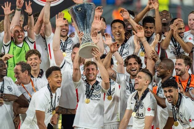 SOCCER - UEFA EL, Frankfurt vs Glasgow SEVILLA,SPAIN,18.MAY.22 - SOCCER - UEFA Europa League, final, Eintracht Frankfurt vs Glasgow Rangers. Image shows the rejoicing of Frankfurt.  GEPAxpictures xJohannesxFriedl