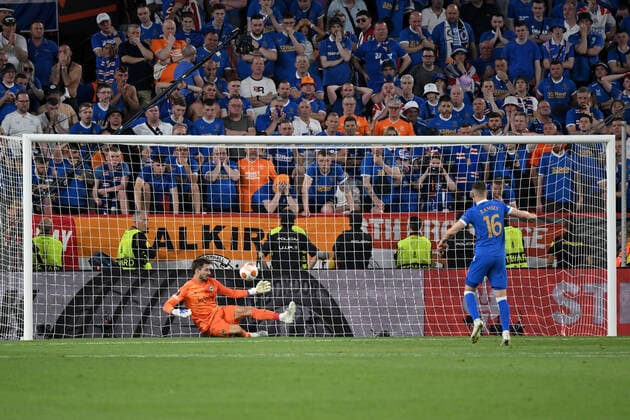 Sevilla, Estadio Ramon Sanchez Pizjuan, 18 05 22, ESP, Men, UEFA Europa League Final, Season 2021 2022, Eintracht Frankfurt Glasgow Rangers Image Goalkeeper Kevin Trapp Frankfurt deflects the penalty kick of Aaron Ramsey Glasgow Rangers in the penalty shootout Only for journalistic purposes Only for editorial use According to UEFA regulations it is prohibited, UEFA regulations prohibit any use of photographs as image sequences and or quasi video Andalucía Spain