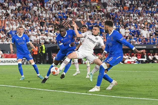 Rafael BORRE Eintracht Frankfurt scores the goal to 1 1, action, duel against Calvin Bassey Rangers FC and Connor Goldson Rangers FC penalty area scene Football Europa League, final Eintracht Frankfurt Glasgow Rangers 5 4 i E on 18 05 2022 in Seville Estadio Ramon Sanchez Pizjuan