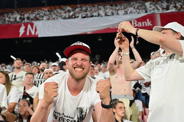Fan cheers title win , Eintracht Frankfurt vs Glasgow Rangers, Europa League, Final, 18 05 2022 Copyright: xkolbert-press MarcxNiemeyerx