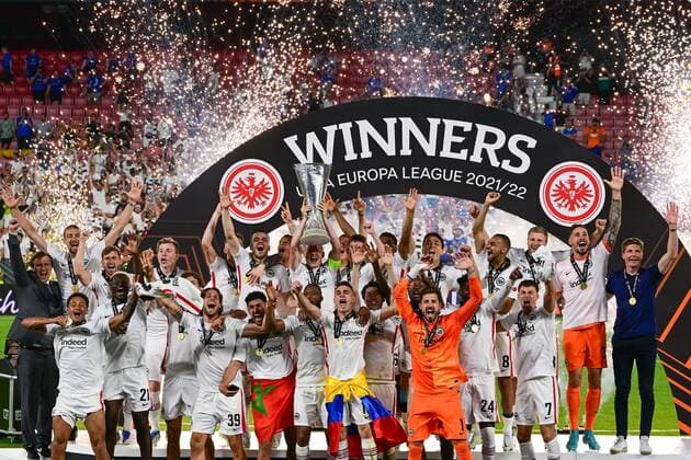 Team cheers title win, Eintracht Frankfurt vs Glasgow Rangers, Europa League, Final, 18 05 2022 Copyright: xkolbert-press MarcxNiemeyerx