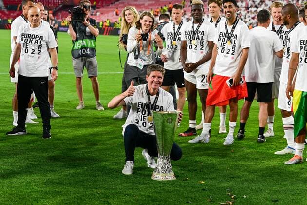 Head coach Oliver Glasner Eintracht Frankfurt with cup, Eintracht Frankfurt vs Glasgow Rangers, Europa League, Final, 18 05 2022 Copyright: xkolbert-press MarcxNiemeyerx
