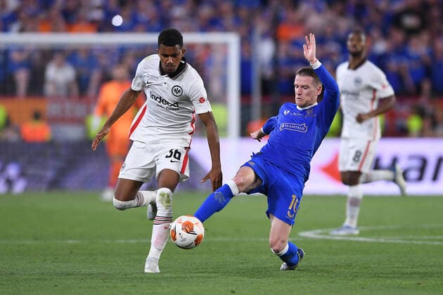 Soccer Europa League Final Eintracht Frankfurt Glasgow Rangers on 18 05 2022 at Estadio Ramon Sanchez Pizjuan in Seville Ansgar Knauff Frankfurt , left Steven Davis Glasgow , right xHDx