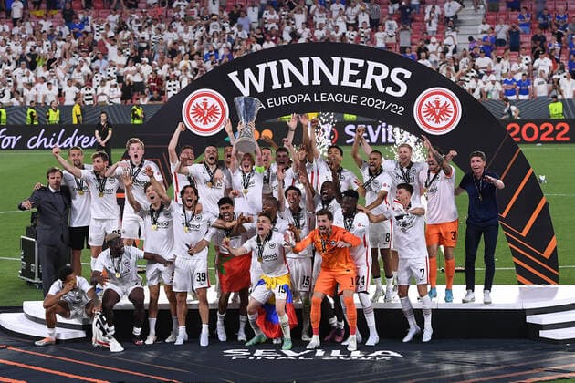 Soccer Europa League final Eintracht Frankfurt Glasgow Rangers on 18 05 2022 at Estadio Ramon Sanchez Pizjuan in Seville Eintracht Frankfurt wins the UEFA Europa League 2021 2022 Sebastian Rode Frankfurt holds the UEFA Cup trophy aloft xHDx
