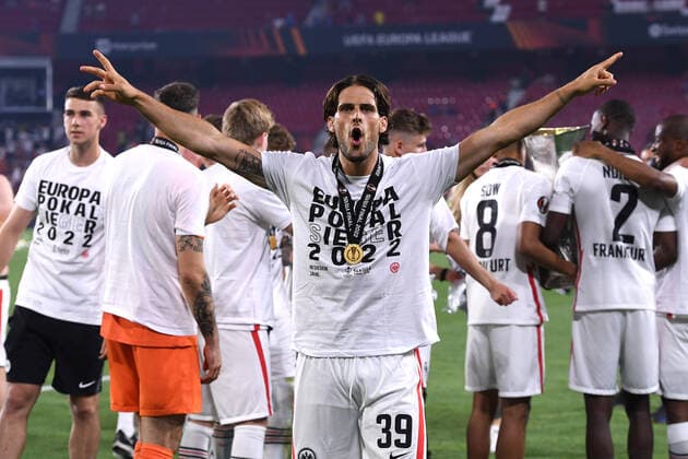 Soccer Europa League Final Eintracht Frankfurt Glasgow Rangers on 18 05 2022 at Estadio Ramon Sanchez Pizjuan in Seville Goncalo Paciencia Frankfurt celebrates winning the Europa League with fans xHDx