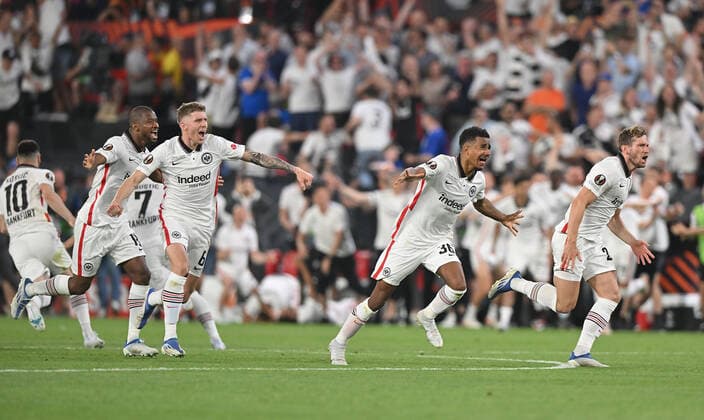 18 05 2022, xfux, football UEFA Europa League Final 2022, Eintracht Frankfurt Glasgow Rangers, emonline, emspor, v l jubilation joy of winning the Europa League at Eintracht Frankfurt Almamy Toure Eintracht Frankfurt Kristijan Jakic Eintracht Frankfurt Ansgar Knauff Eintracht Frankfurt Christopher Lenz Eintracht Frankfurt DFL DFB REGULATES PROHIBIT ANY USE OF PHOTOGRAPHS AS IMAGE SEQUENCES AND OR QUASI VIDEO Sevilla