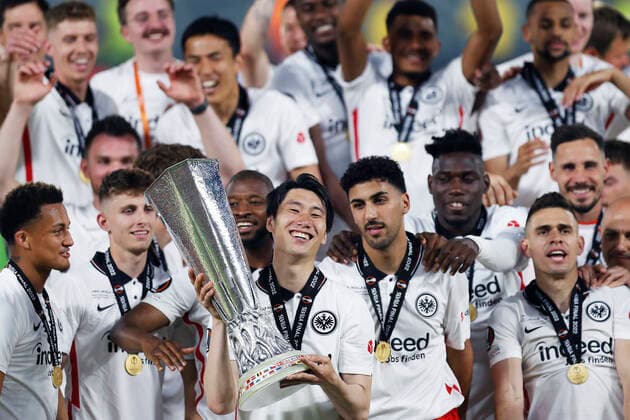 Makoto Hasebe, Daichi Kamada, Frankfurt team group, Mannschaftsbild, Totale (Frankfurt), MAY 18, 2022 - Football Soccer : UEFA Europa League Final match between Eintracht Frankfurt 0-0 Glasgow Rangers at Ramon Sanchez Pizjuan stadium in Seville, Spain. Noxthirdxpartyxsales  (188657243)