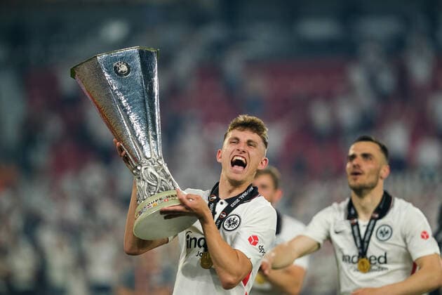 Jesper Lindstroem Eintracht Frankfurt, 29 with the cup, Eintracht Frankfurt vs Glasgow Rangers, football, Europa League, final, season 2021 2022, 18 05 2022, Eintracht Frankfurt vs Glasgow Rangers, football, Europa League, final, season 2021 2022, 18 05 2022 Seville Copyright: xEibner-Pressefotox EP_MBL