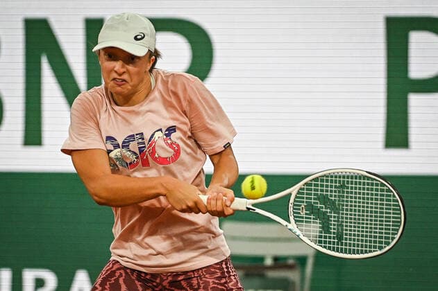 May 19, 2022, Paris, France, France: Iga SWIATEK of Poland during a training session of Roland-Garros 2022, French Open 2022, Grand Slam tennis tournament at the Roland-Garros stadium on May 19, 2022 in Paris, France. Paris France - ZUMAm308 20220519_zsp_m308_014 Copyright: xMatthieuxMirvillex