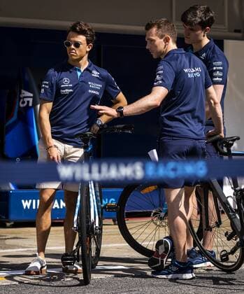 2022 05 19 10 51 07 BARCELONA Driver Nyck de Vries of the Williams team explores the course ahead of the Spanish Grand Prix The 27 year old Dutchman drives for the first time in Formula 1 during the first free practice REMKO DE WAAL netherlands out belgium out Barcelona xVIxxIVx 448816705 originalFilename: 0159314856st.jpg