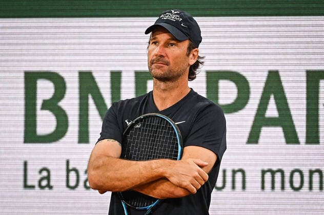 May 19, 2022, Paris, France, France: Carlos MOYA coach of Rafael NADAL during a training session of Roland-Garros 2022, French Open 2022, Grand Slam tennis tournament at the Roland-Garros stadium on May 19, 2022 in Paris, France. Paris France - ZUMAm308 20220519_zsp_m308_057 Copyright: xMatthieuxMirvillex