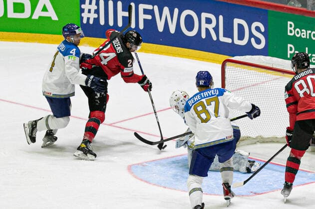 GOAL COZENS Dylan, DUBOIS Pierre-Luc (Canada) SHUTOV Andrei, SHALAPOV Yegor, BEKETAYEV Adil(Kazakhstan) during World Championship, WM, Weltmeisterschaft - Canada vs Kazakhstan, Ice hockey, Eishockey in Helsinki, Finland, May 19 2022  Copyright: xAndreaxRex xipa-agency.netx xx 0