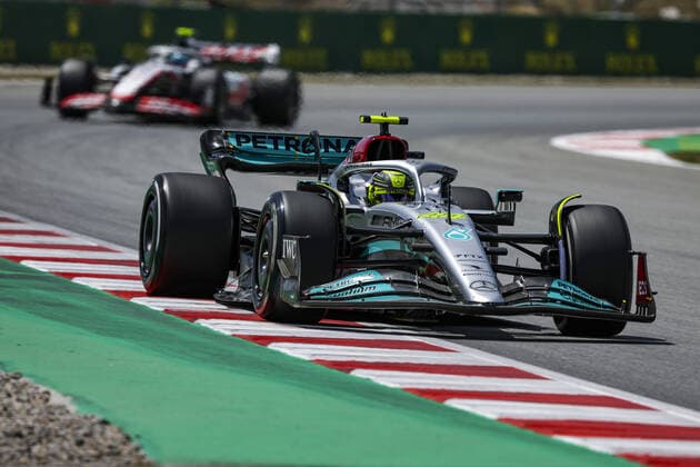 44 HAMILTON Lewis (gbr), Mercedes AMG F1 Team W13, action during the Formula 1 Pirelli Grand Premio de Espana 2022, 6th round of the 2022 FIA Formula One World Championship, WM, Weltmeisterschaft on the Circuit de Barcelona-Catalunya, from May 20 to 22, 2022 in Montmelo, Spain - F1 - SPANISH GRAND PRIX 2022 DPPI Panoramic  00122015_G00D7705.JPG_