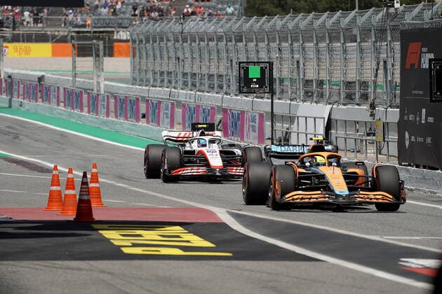 F1 Pirelli Grand Prix of Spain 2022 20 05 2022, Circuit de Catalunya, Barcelona, F1 Pirelli Grand Prix of Spain 2022 , in picture Lando Norris GBR , McLaren F1 Team, Mick Schumacher DEU , Haas F1 Team nordphotoxGmbHx xBratic nph00250