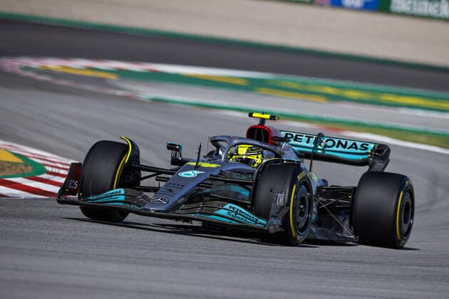 44 HAMILTON Lewis (gbr), Mercedes AMG F1 Team W13, action during the Formula 1 Pirelli Grand Premio de Espana 2022, 6th round of the 2022 FIA Formula One World Championship, WM, Weltmeisterschaft on the Circuit de Barcelona-Catalunya, from May 20 to 22, 2022 in Montmelo, Spain - F1 - SPANISH GRAND PRIX 2022 DPPI Panoramic  00122015__R5_9295.JPG_