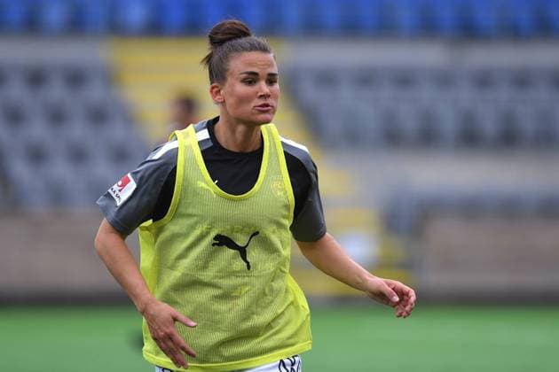 Eskilstuna, Sweden, May 20th 2022: Katrine Veje (2 FC Rosengard) ahead of the game in the Swedish League OBOS Damallsvenskan on May 20 2022 between Eskilstuna and Rosengard at Tunavallen in Eskilstuna, Sweden Peter Sonander SPP OBOS Damallsvenskan - Eskilstuna United DFF v FC Rosengard - Tunavallen 