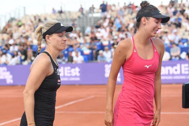Tennis - Internationaux de Strasbourg 2022 - Oceane Dodin abandonne face a Angelique Kerber - France - Allemagne TENNIS : Internationaux de Strasbourg 2022 -France - 20 05 2022 ChrysleneCaillaud Panoramic 