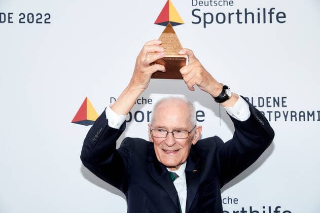 Award winner Hans Wilhelm Gäb at the presentation of the Golden Sports Pyramid in the Telekom Capital Representative Office in Berlin Copyright Eventpress Golejewski 20 05 2022 Copyright: xEventpressxGolejewskix