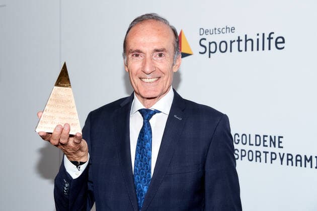 Award winner Eberhard Gienger at the presentation of the Golden Sports Pyramid in the Telekom Capital Representative Office in Berlin Copyright Eventpress Golejewski 20 05 2022 Copyright: xEventpressxGolejewskix