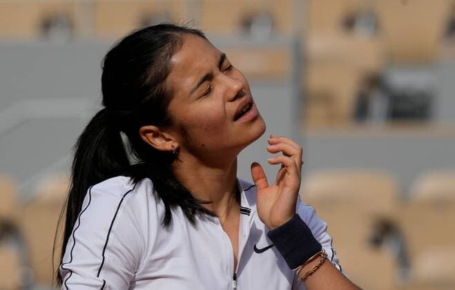 Mandatory Credit: Photo by Dave Shopland Shutterstock (12943995h) Great Britain s Emma Raducanu practice session on main court French Open Tennis, Saturday Previews, Roland Garros, Paris, France - 21 May 2022 French Open Tennis, Saturday Previews, Roland Garros, Paris, France - 21 May 2022  Copyright: xDavexShopland Shutterstockx 12943995h