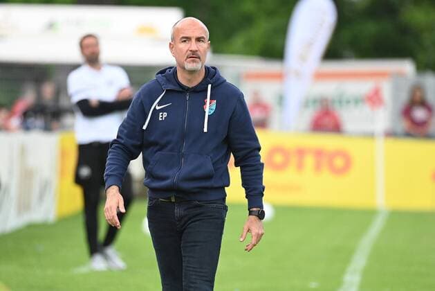 27 04 2022 xkx Giessen, Waldstadion Hesse Cup Final Season 2021 2022 TSV Steinbach Kickers Offenbach OFC Coach Ersan Parlatan TSV Steinbach Haiger
