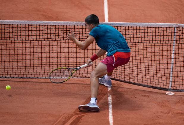 Mandatory Credit: Photo by Dave Shopland Shutterstock (12943995df) Spain s Carlos Alcaraz practice session French Open Tennis, Saturday Previews, Roland Garros, Paris, France - 21 May 2022 French Open Tennis, Saturday Previews, Roland Garros, Paris, France - 21 May 2022  Copyright: xDavexShopland Shutterstockx 12943995df