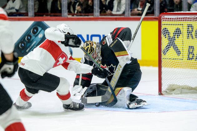 21 05 2022, Helsinki, Helsinki Ice Hall, 2022 IIHF Ice Hockey World Championship Canada Switzerland, 13 Nico Hischier Switzerland against 36 goalkeeper Logan Thompson Canada Helsinki Helsinki Ice Hall Uusimaa Finland  Copyright: xJustPictures.ch AndreaxBrancax