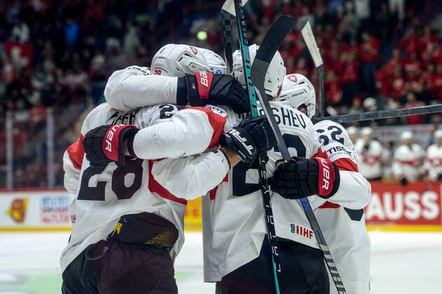 21 05 2022, Helsinki, Helsinki Ice Hall, 2022 IIHF Ice Hockey World Championship Canada Switzerland, Switzerland celebrate the 1 1 goal scored by 45 Michael Fora Switzerland Helsinki Helsinki Ice Hall Uusimaa Finland  Copyright: xJustPictures.ch AndreaxBrancax