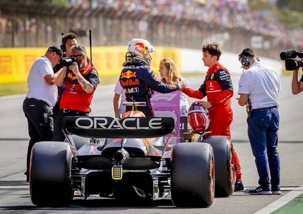 BARCELONA Charles Leclerc Ferrari and Max Verstappen Oracle Red Bull Racing after qualifying ahead of the F1 Grand Prix of Spain at Circuit de Barcelona Catalunya on May 21, 2022 in Barcelona, Spain REMKO DE WAAL F1 Grand Prix of Spain, Qualifying 2022 xVIxANPxSportx xxANPxIVx 448972788 originalFilename: 448972788.jpg