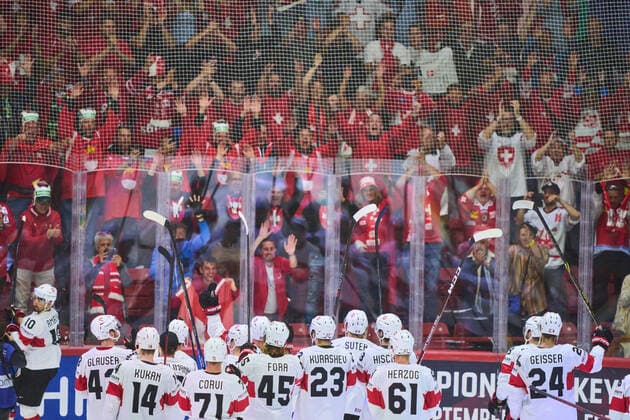 Team SUI celebration with fans in the match CANADA - SWITZERLAND 3-6 of the IIHF Ice hockey, Eishockey World Championship, WM, Weltmeisterschaft Group B in Helsinki, Finland, May 21, 2022, Season 2021 2022