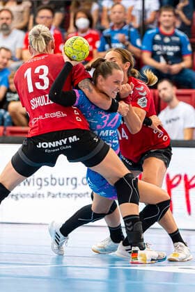 Bietigheim, Germany 21 May 2022 HBF 21 22 SG BBM Bietigheim TuS Metzingen from left in duel Luisa Schulze Bietigheim and Silje Brons Petersen Metzingen , Karolina Kudlacz Gloc Bietigheim Stuttgart Scharrena Baden Württemberg Germany