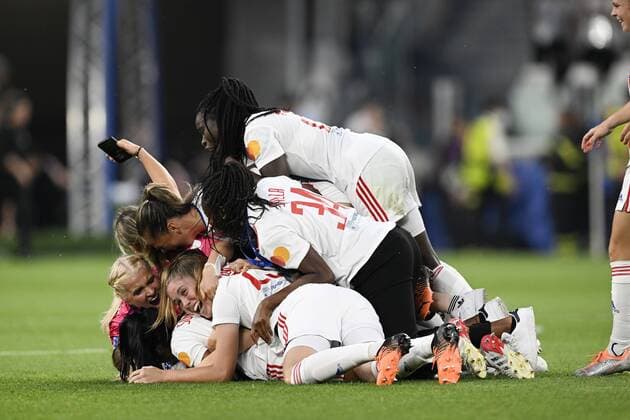 TURIN Olympique Lyonnais women goalkeeper Christiana Endler, Grace Kazadi of Olympique Lyonnais women, Wendie Renard of Olympique Lyonnais women, Selma Bacha of Olympique Lyonnais women, Perle Morroni of Olympique Lyonnais women, Amandine Henry of Olympique Lyonnais women, Amel Majri of women , Sara Bjork Gunnarsdottir of Olympique Lyonnais women, Eugenie Le Sommer of Olympique Lyonnais women, Dzsenifer Marozsan of Olympique Lyonnais women, Damaris Egurrola of Olympique Lyonnais women, Ellie Carpenter of Olympique Lyonnais women, Catarina Macario of Lyonis women, Olympique Lyonnais women goalkeeper Sarah Bouhaddi, Danielle van de Donk of Olympique Lyonnais women, Alice Sombath of Olympique Lyonnais women, Emelyne Laurent of Olympique Lyonnais women, Delphine Cascarino of Olympique Lyonnais women, Kedeisha Buchanan of Olympique Lyonnais women, Smpally Julini Lyonnais women, Janice Cayman of Olympique L yonnais women, Ines Nora Benyahia of Olympique Lyonnais women, Lindsey Horan of Olympique Lyonnais women, Melvine Malard of Olympique Lyonnais women, Griedge Mbock Bathy of Olympique Lyonnais women, Olympique Lyonnais women goalkeeper Alyssia Paljeviculi, Laurine Bagrine of Olympique Lyonnais women, Kysha Sylla of Olympique Lyonnais women, Chloe Tapia of Olympique Lyonnais women, Candice Charbonnier of Olympique Lyonnais women, Olympique Lyonnais women goalkeeper Emma Holmgren, Olympique Lyonnais women goalkeeper Feerine Belhadj, Olympique Lyonnaisunpas of coach, S Signonia Bommunpas Olympique Lyonnais women, Vicki Becho of Olympique Lyonnais women after the UEFA Women s Champions League Final between Barcelona FC and Olympique Lyon at the Juventus Stadium on May 21, 2022 448984241 originalFilename: 448984241.jpg