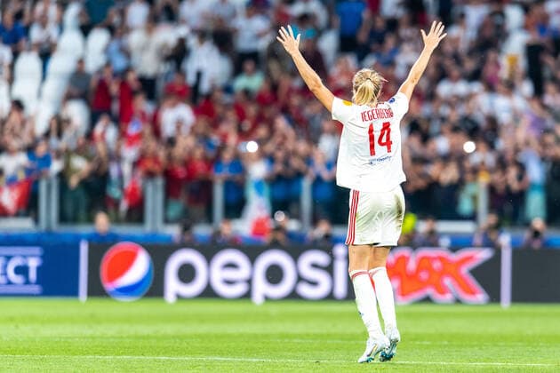 220521 Ada Hegerberg of Lyon celebrates winning the UEFA Womens Champions League final match between Barcelona and Lyon on May 21, 2022 in Turin Photo Vegard Grott BILDBYRAN kod VG VG0273 bbeng champions league finale final final mesterligaen dam football fotball fotboll soccer fcb barcelona lyon olympique lyonnais torino Jubel,  Copyright: VEGARDxGRoTT BB220521VG090