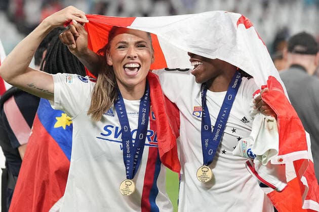 Bilder des Jahres 2022, Sport 05 Mai Sport Themen der Woche KW20 Sport Bilder des Tages Photo Spada LaPresse May 21 , 2022 - Turin ,Italy Soccer Bercelona vs Lyon- UEFA Women s Champions League Final 2021 2022 In the photo : lyon players celebrates winning the trophy  Copyright: xSpada LaPressex