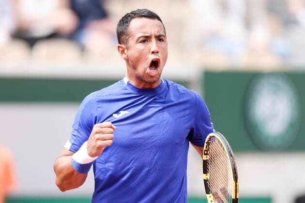 TENNIS - French Open 2022 PARIS,FRANCE,22.MAY.22 - TENNIS - ATP, Tennis Herren World Tour, French Open, Roland Garros, Grand Slam. Image shows the rejoicing of Hugo Dellien (BOL).  GEPAxpictures xPatrickxSteiner