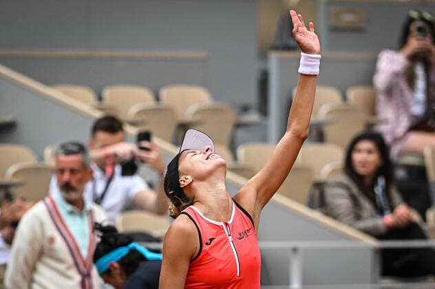 May 22, 2022, Paris, France, France: Magda LINETTE of Poland celebrates his victory during the Day one of Roland-Garros 2022, French Open 2022, Grand Slam tennis tournament at the Roland-Garros stadium on May 22, 2022 in Paris, France. Paris France - ZUMAm308 20220522_zsp_m308_014 Copyright: xMatthieuxMirvillex
