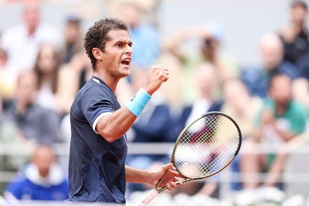 TENNIS - French Open 2022 PARIS,FRANCE,22.MAY.22 - TENNIS - ATP, Tennis Herren World Tour, French Open, Roland Garros, Grand Slam. Image shows the rejoicing of Juan Pablo Varillas (PER).  GEPAxpictures xPatrickxSteiner