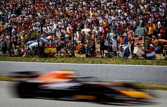 BARCELONA Max Verstappen 1 with the Oracle Red Bull Racing RB18 Honda during the F1 Grand Prix of Spain at Circuit de Barcelona Catalunya on May 22, 2022 in Barcelona, Spain REMKO DE WAAL F1 Grand Prix of Spain, RACE 2022 xVIxANPxSportx xxANPxIVx 449031445 originalFilename: 449031445.jpg