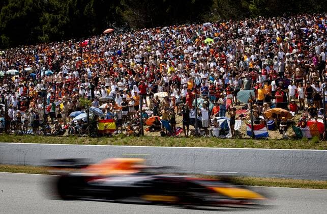 BARCELONA Max Verstappen 1 with the Oracle Red Bull Racing RB18 Honda during the F1 Grand Prix of Spain at Circuit de Barcelona Catalunya on May 22, 2022 in Barcelona, Spain REMKO DE WAAL F1 Grand Prix of Spain, RACE 2022 xVIxANPxSportx xxANPxIVx 449033417 originalFilename: 449033417.jpg