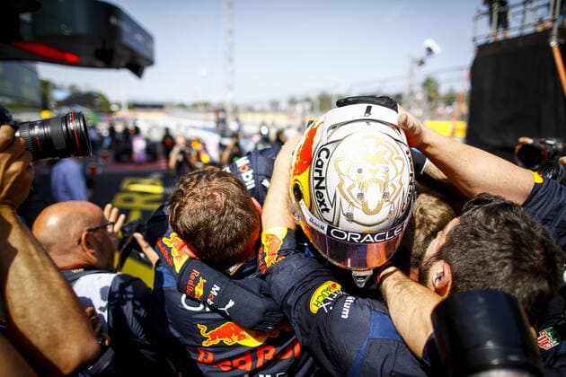 VERSTAPPEN Max (ned), Red Bull Racing RB18, portrait, celebrating his win during the Formula 1 Pirelli Grand Premio de Espana 2022, 6th round of the 2022 FIA Formula One World Championship, WM, Weltmeisterschaft on the Circuit de Barcelona-Catalunya, from May 20 to 22, 2022 in Montmelo, Spain - F1 - SPANISH GRAND PRIX 2022 - RACE DPPI Panoramic  _B3_8987