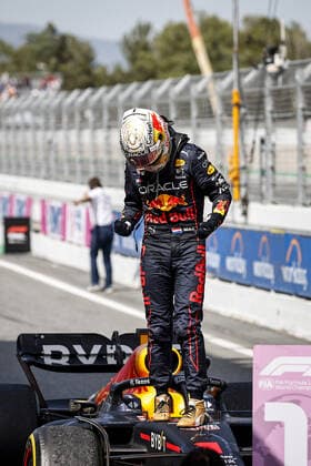 VERSTAPPEN Max (ned), Red Bull Racing RB18, portrait, celebrating his win during the Formula 1 Pirelli Grand Premio de Espana 2022, 6th round of the 2022 FIA Formula One World Championship, WM, Weltmeisterschaft on the Circuit de Barcelona-Catalunya, from May 20 to 22, 2022 in Montmelo, Spain - F1 - SPANISH GRAND PRIX 2022 - RACE DPPI Panoramic  _R5_8817