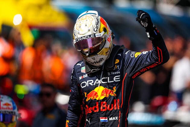 VERSTAPPEN Max (ned), Red Bull Racing RB18, portrait celebrating victory during the Formula 1 Pirelli Grand Premio de Espana 2022, 6th round of the 2022 FIA Formula One World Championship, WM, Weltmeisterschaft on the Circuit de Barcelona-Catalunya, from May 20 to 22, 2022 in Montmelo, Spain - F1 - SPANISH GRAND PRIX 2022 - RACE DPPI Panoramic  20220522_GOOD3148