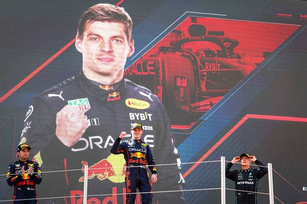 Podium: VERSTAPPEN Max (ned), Red Bull Racing RB18, PEREZ Sergio (mex), Red Bull Racing RB18, RUSSELL George (gbr), Mercedes AMG F1 Team W13, portrait during the Formula 1 Pirelli Grand Premio de Espana 2022, 6th round of the 2022 FIA Formula One World Championship, WM, Weltmeisterschaft on the Circuit de Barcelona-Catalunya, from May 20 to 22, 2022 in Montmelo, Spain - F1 - SPANISH GRAND PRIX 2022 - RACE DPPI Panoramic 20220522_G00D2715