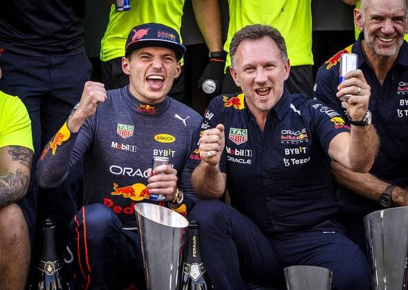 BARCELONA Max Verstappen celebrates his victory with his Red Bull Racing team after the F1 Grand Prix of Spain at Circuit de Barcelona Catalunya on May 22, 2022 in Barcelona, Spain REMKO DE WAAL F1 Grand Prix of Spain, RACE 2022 xVIxANPxSportx xxANPxIVx 449039004 originalFilename: 449039004.jpg