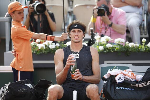 22 05 2022, Tennis, French Open 2022 Roland Garros, FRA, Paris, Roland Garros picture v li Alexander Zverev GER Copyright: HMBxMedia AntonioxBorga