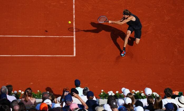 Mandatory Credit: Photo by Javier Garcia Shutterstock (12942474dk) Alexander Zverev in first round action French Open Tennis, Day 1, Roland Garros, Paris, France - 22 May 2022 French Open Tennis, Day 1, Roland Garros, Paris, France - 22 May 2022  Copyright: xJavierxGarcia Shutterstockx 12942474dk