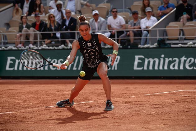Maria SAKKARI (GRE) contre Clara BUREL (FRA) TENNIS : Roland Garros 2022 - 22 05 2022 AurelienMorissard Panoramic 