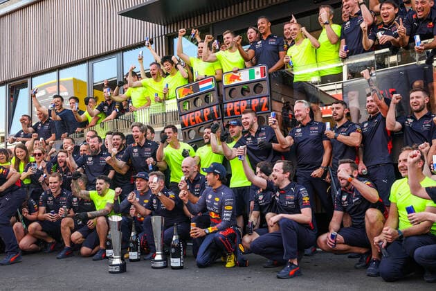 1 Max Verstappen NLD, Oracle Red Bull Racing , Christian Horner GBR, Oracle Red Bull Racing , Adrian Newey GBR, Oracle Red Bull Racing , 11 Sergio Perez MEX, Oracle Red Bull Racing , F1 Grand Prix of Spain at Circuit de Barcelona Catalunya on May 22, 2022 in Barcelona, Spain Photo by HOCH ZWEI Barcelona Spain