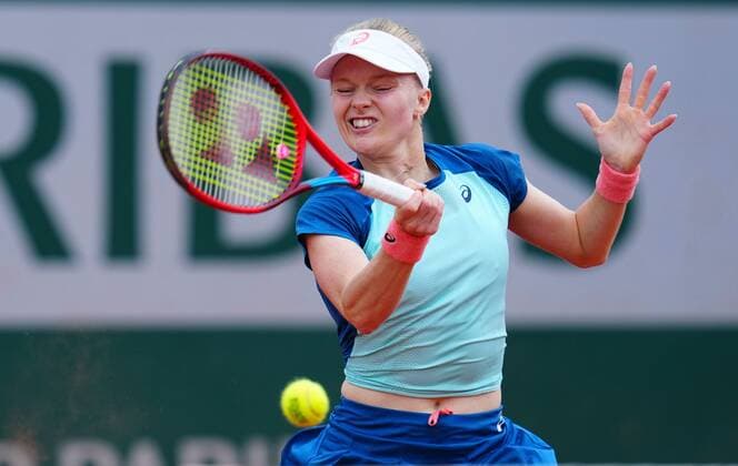 Mandatory Credit: Photo by Javier Garcia Shutterstock (12942478c) Harriet Dart during her first round defeat French Open Tennis, Day 2, Roland Garros, Paris, France - 23 May 2022 French Open Tennis, Day 2, Roland Garros, Paris, France - 23 May 2022  Copyright: xJavierxGarcia Shutterstockx 12942478c